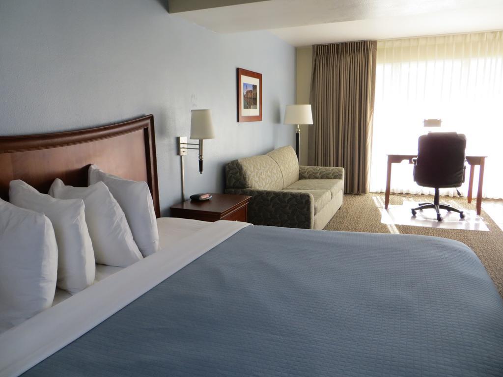 Coronet Motel Palo Alto Room photo